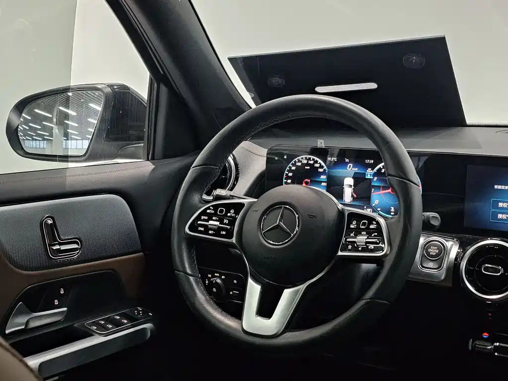 MERCEDES BENZ GLB 2022