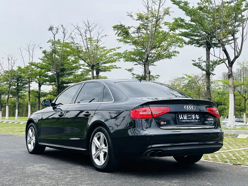 AUDI A4L 2015