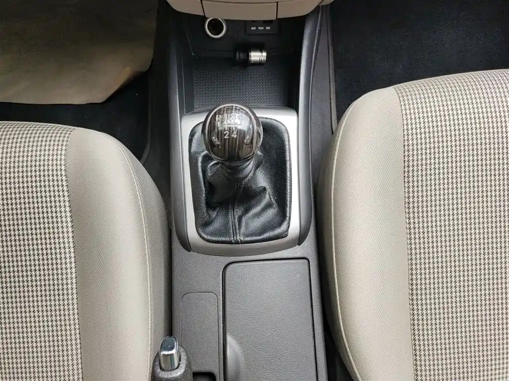 HYUNDAI CELESTA 2011