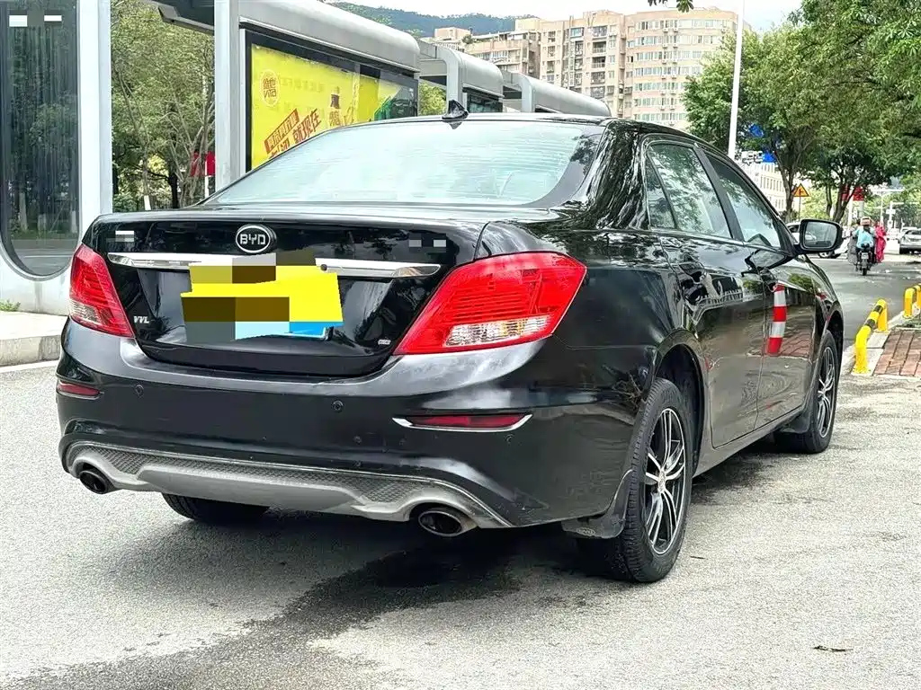 BYD SURUI 2015