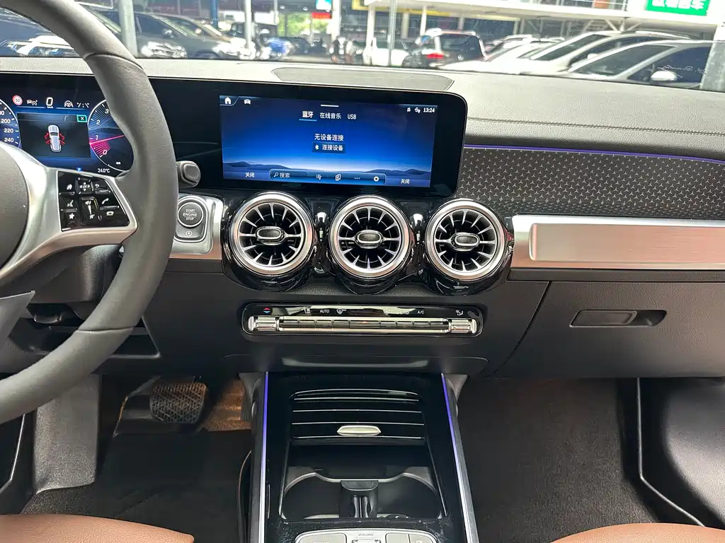 MERCEDES BENZ GLB 2025