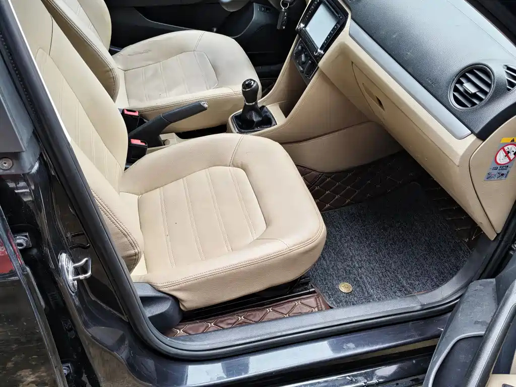 VOLKSWAGEN JETTA 2013