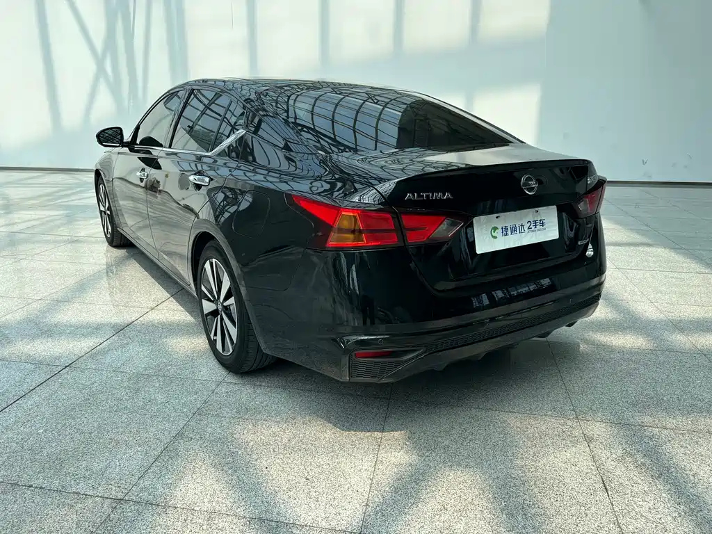 NISSAN TEANA 2022