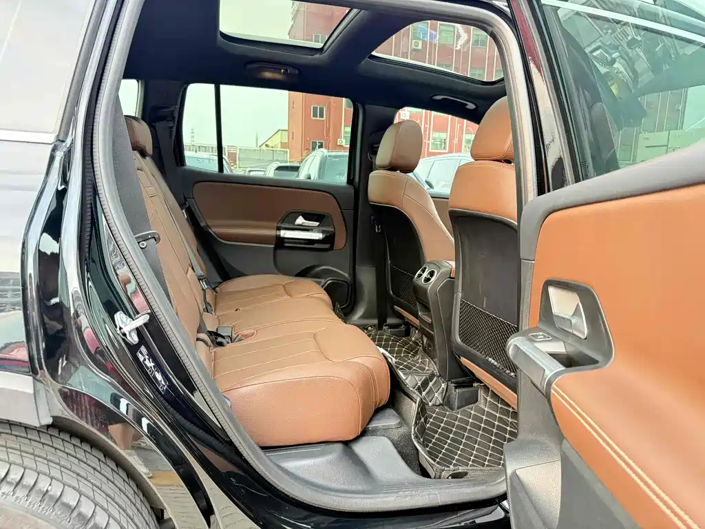 MERCEDES BENZ GLB 2023