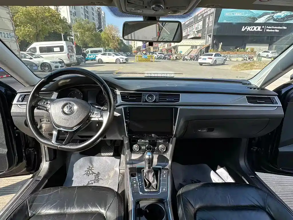 VOLKSWAGEN PASSAT 2016