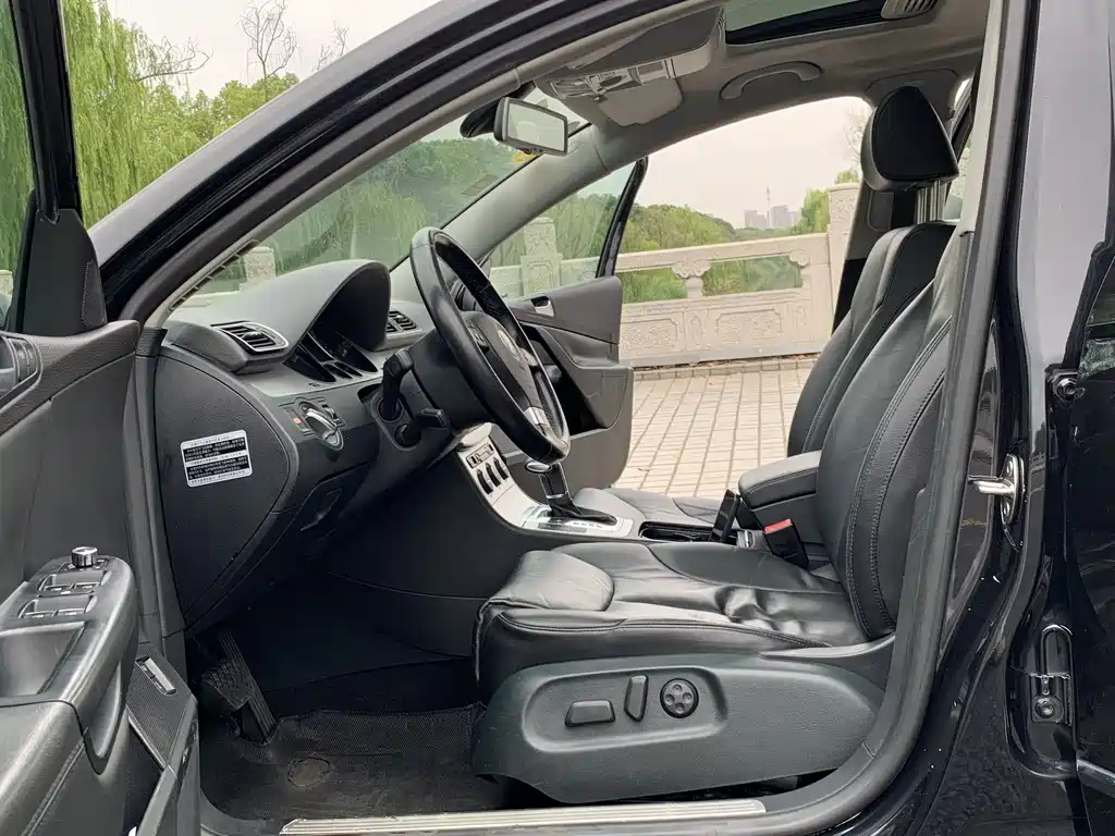 VOLKSWAGEN MAGOTAN 2009