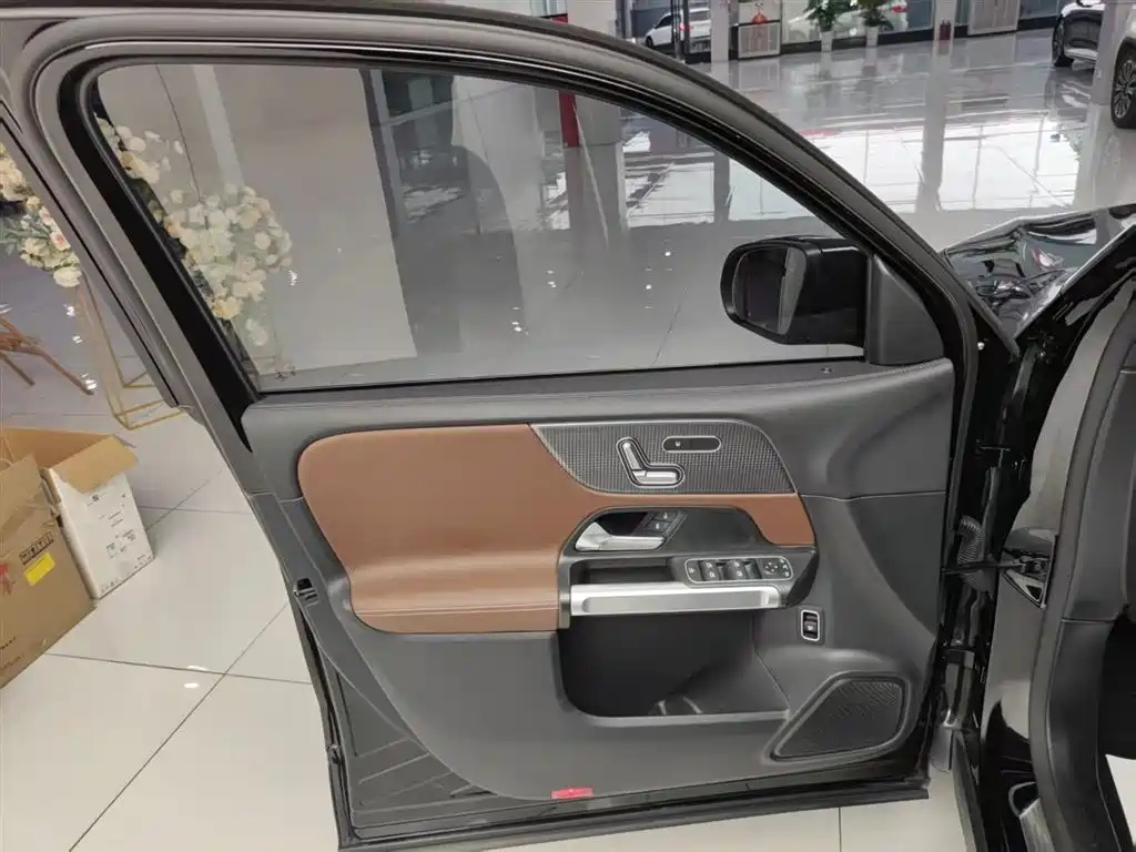 MERCEDES BENZ GLB 2021