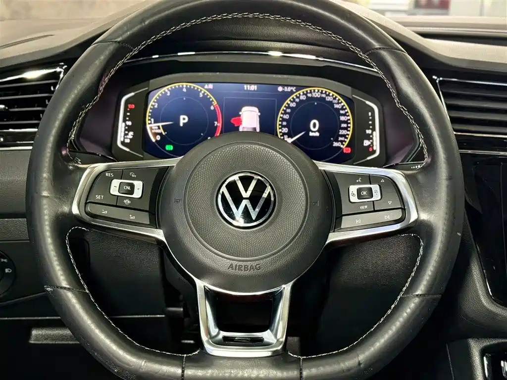VOLKSWAGEN TIGUAN L 2021