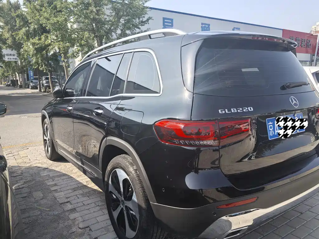 MERCEDES BENZ GLB 2023