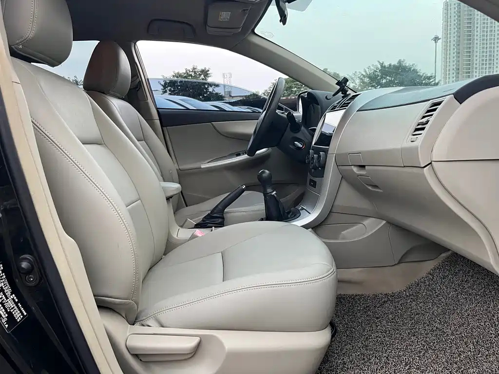 TOYOTA COROLLA 2012