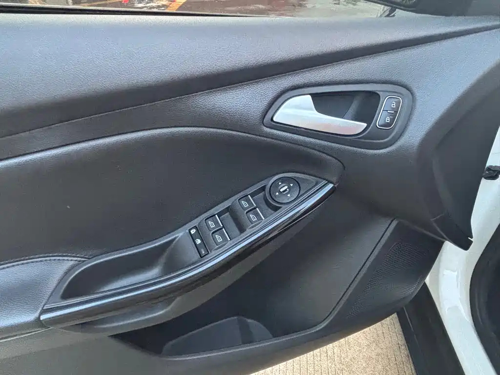 FORD FOCUS 2017