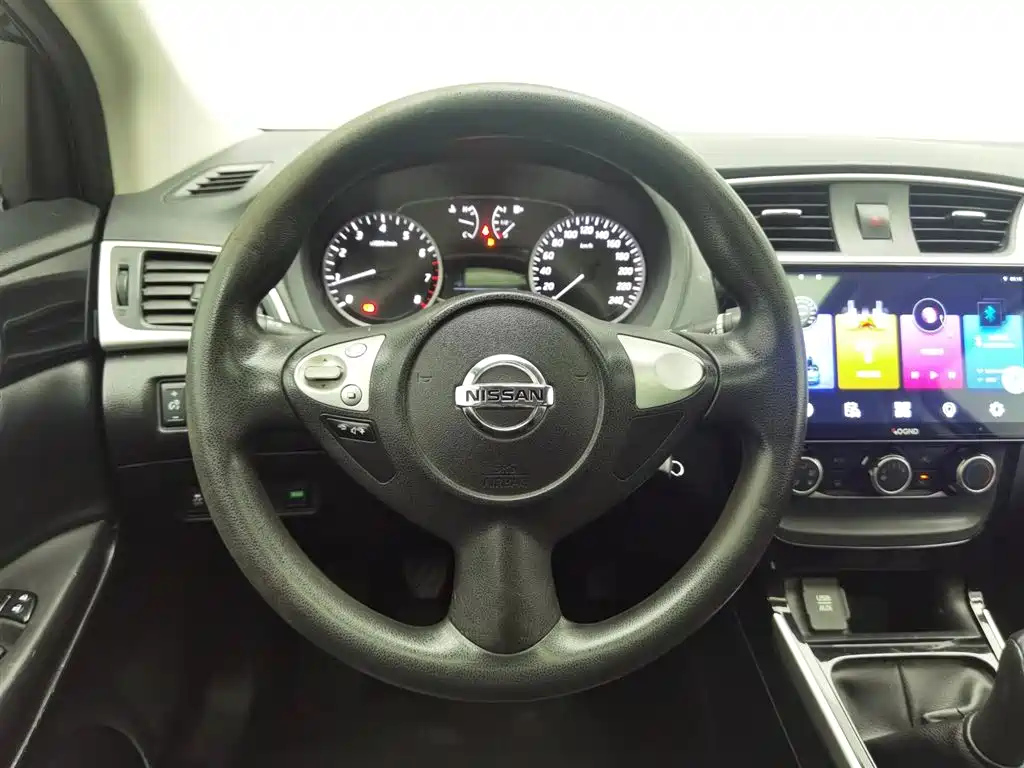 NISSAN SYLPHY 2018