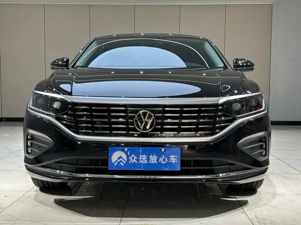 VOLKSWAGEN PASSAT 2025