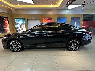 VOLKSWAGEN PASSAT  2025