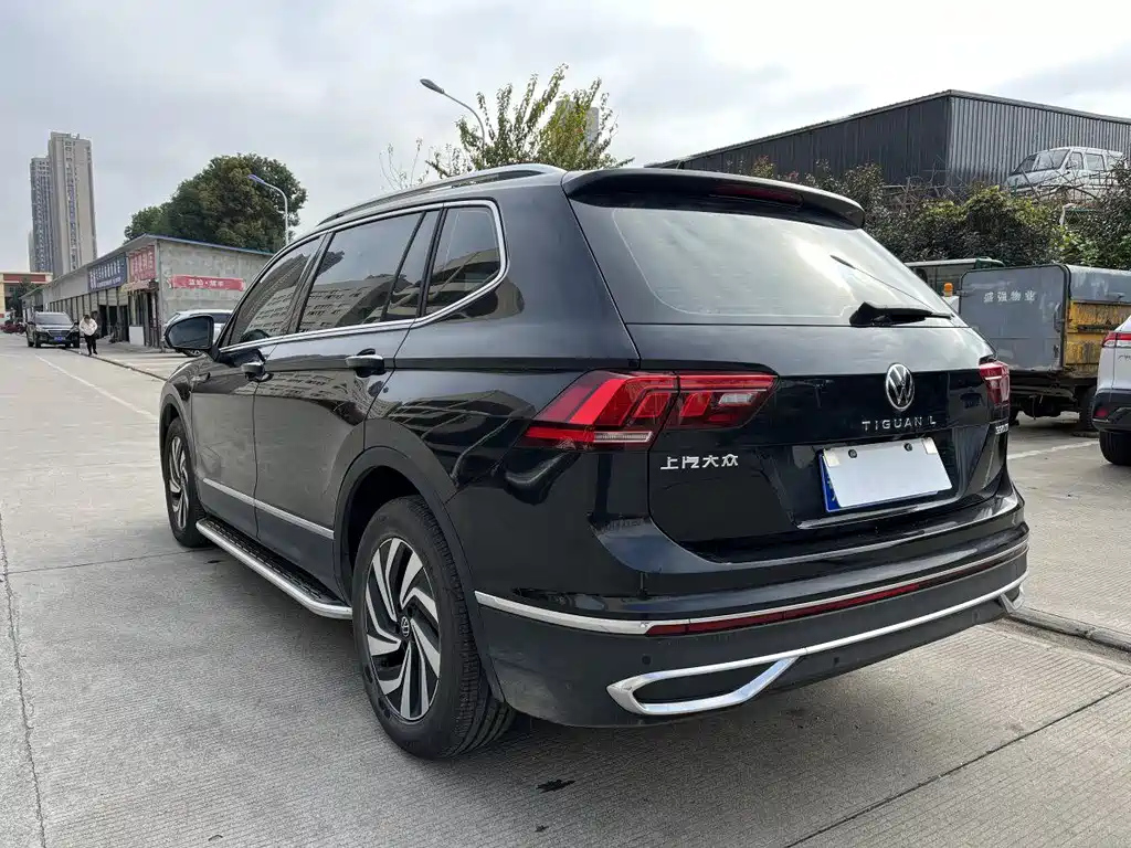 VOLKSWAGEN TIGUAN L 2023