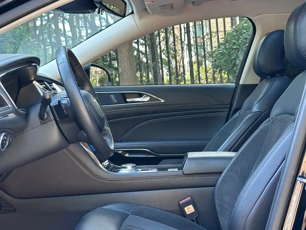 FORD TAURUS 2019