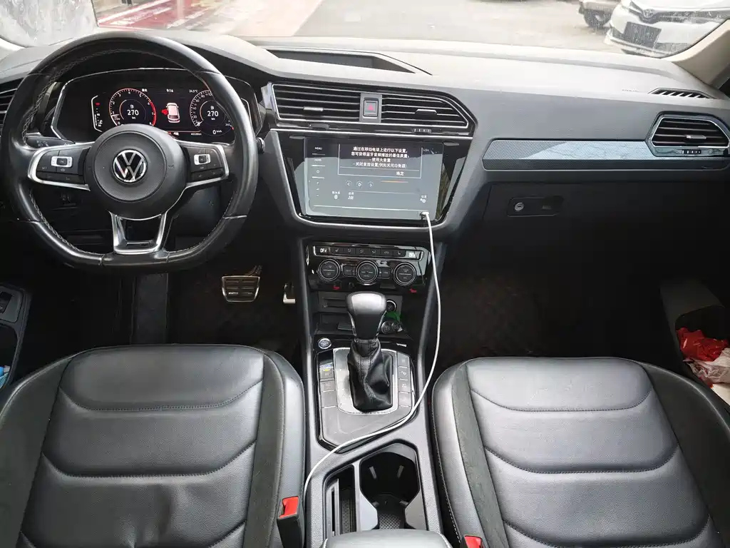 VOLKSWAGEN TIGUAN L 2021