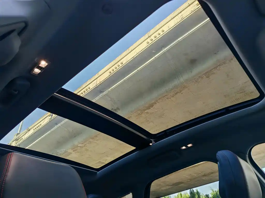 LINCOLN ADVENTURER 2021