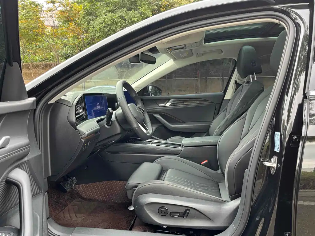 VOLKSWAGEN MAGOTAN 2025