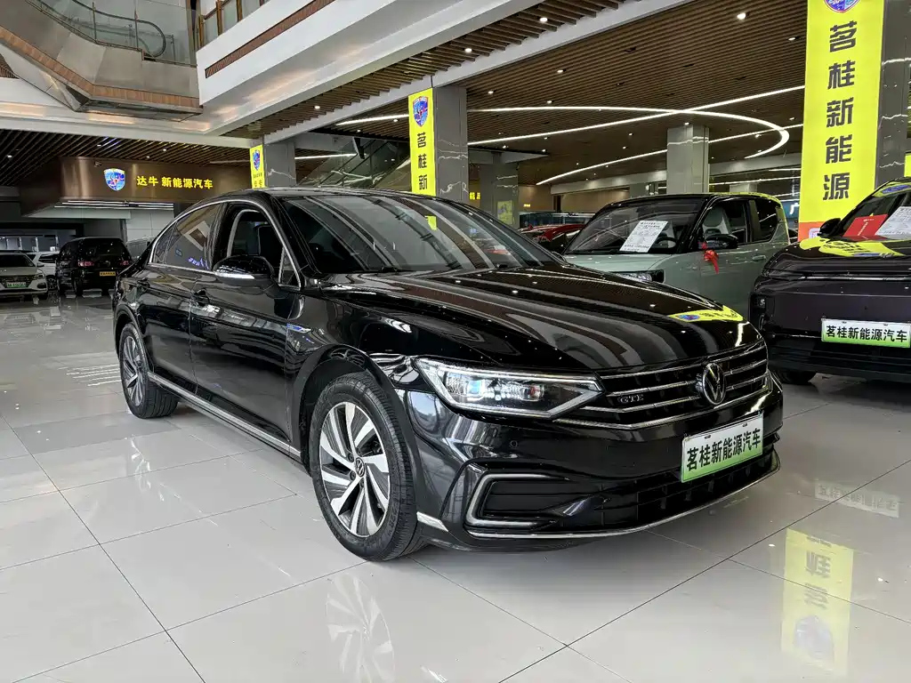 VOLKSWAGEN MAGOTAN GTE PLUG IN HYBRID 2022