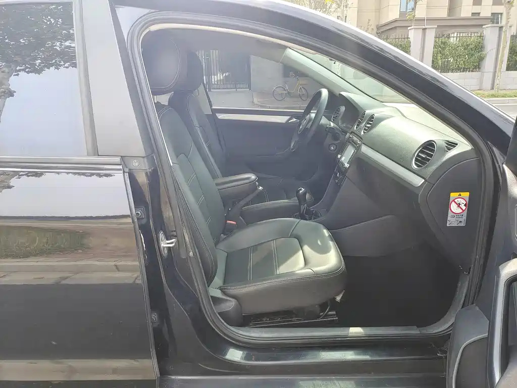 VOLKSWAGEN JETTA 2015