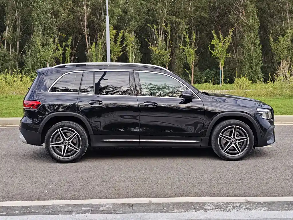 MERCEDES BENZ GLB 2022