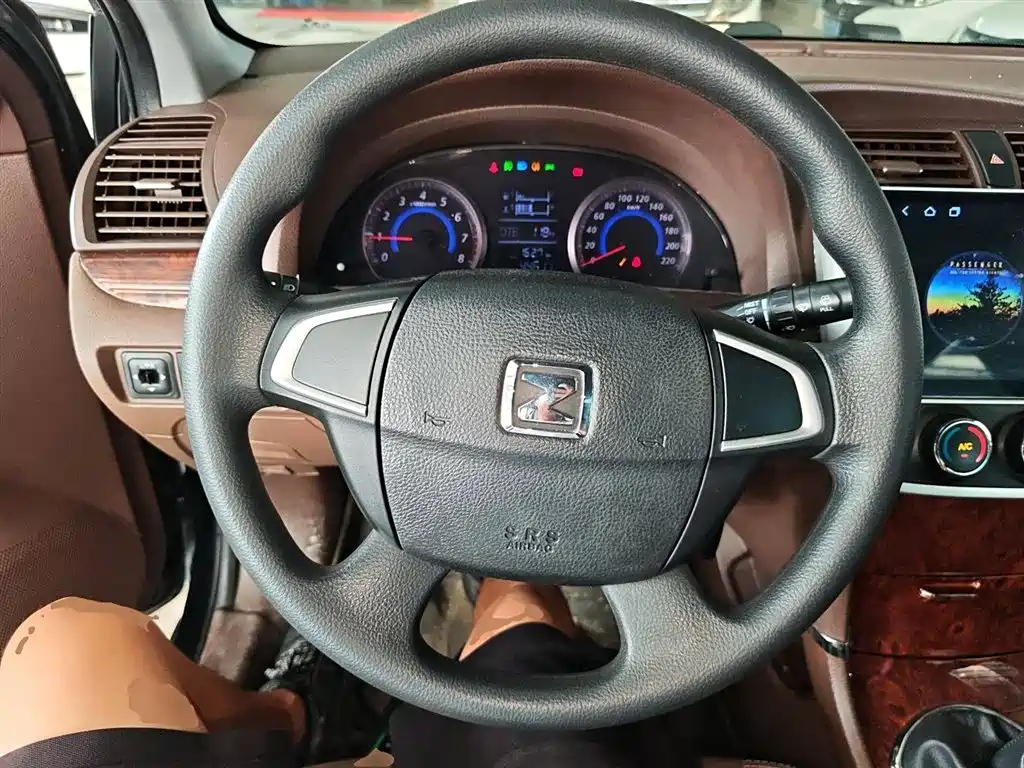 ZOTYE Z300 2016
