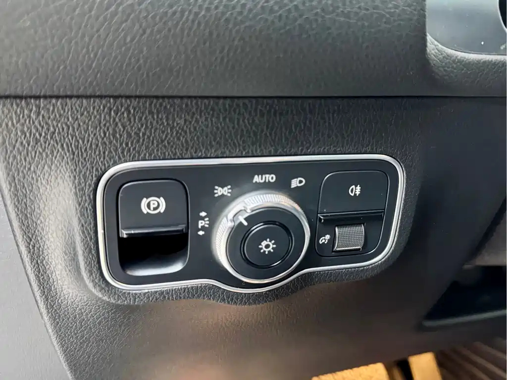 MERCEDES BENZ GLB 2020