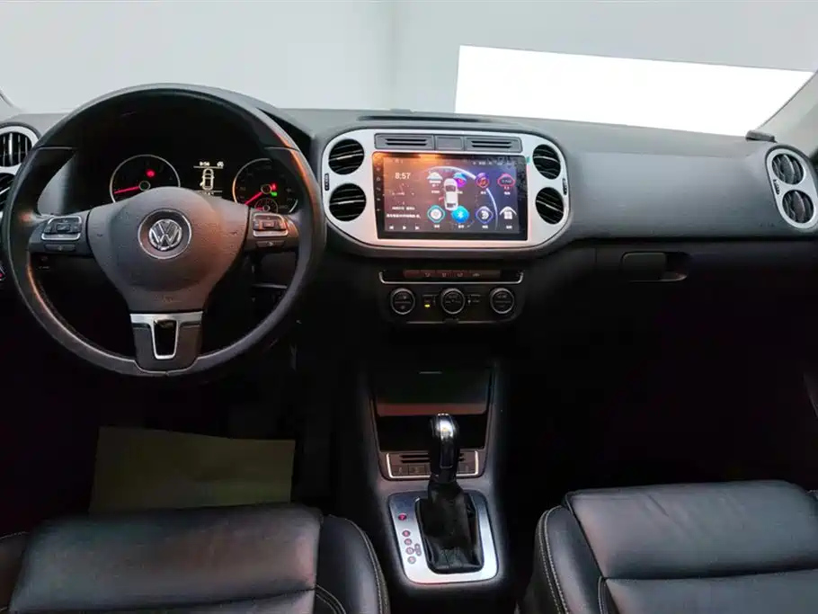 VOLKSWAGEN TIGUAN 2016