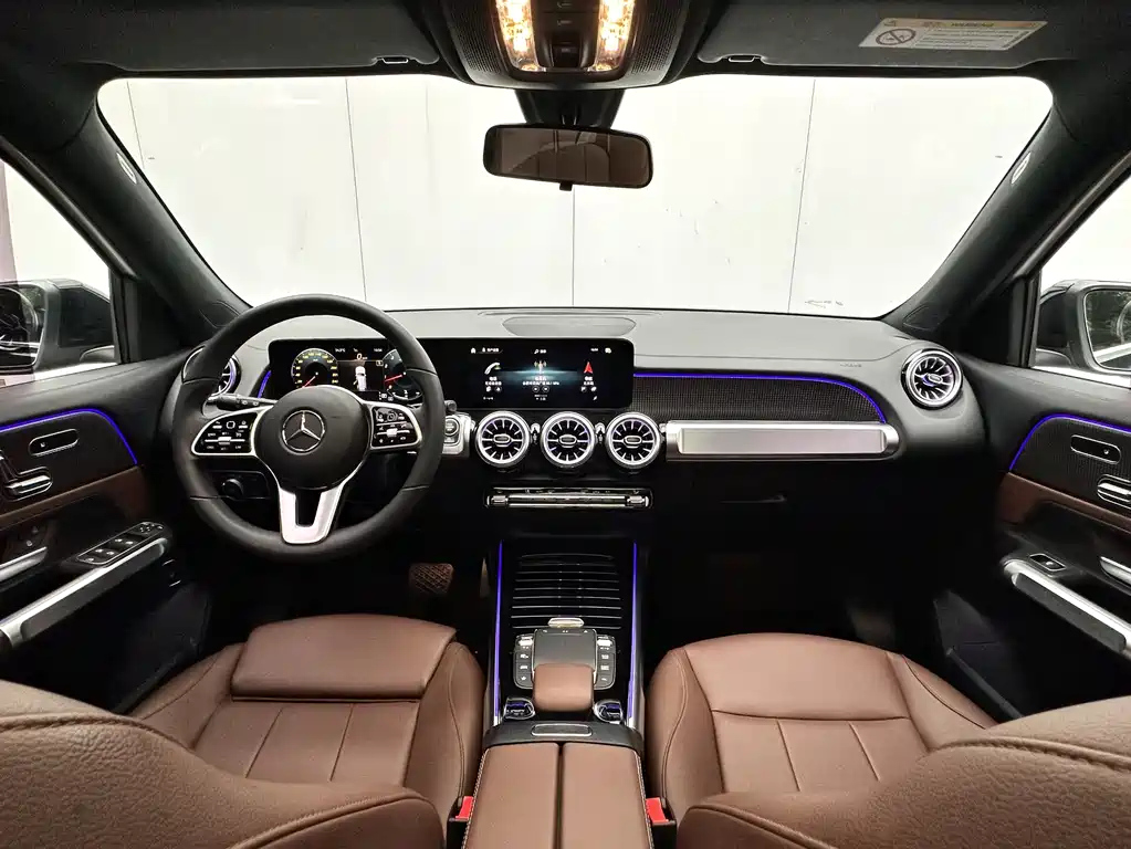 MERCEDES BENZ GLB 2023