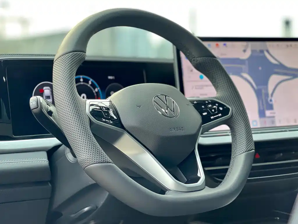 VOLKSWAGEN PASSAT 2025