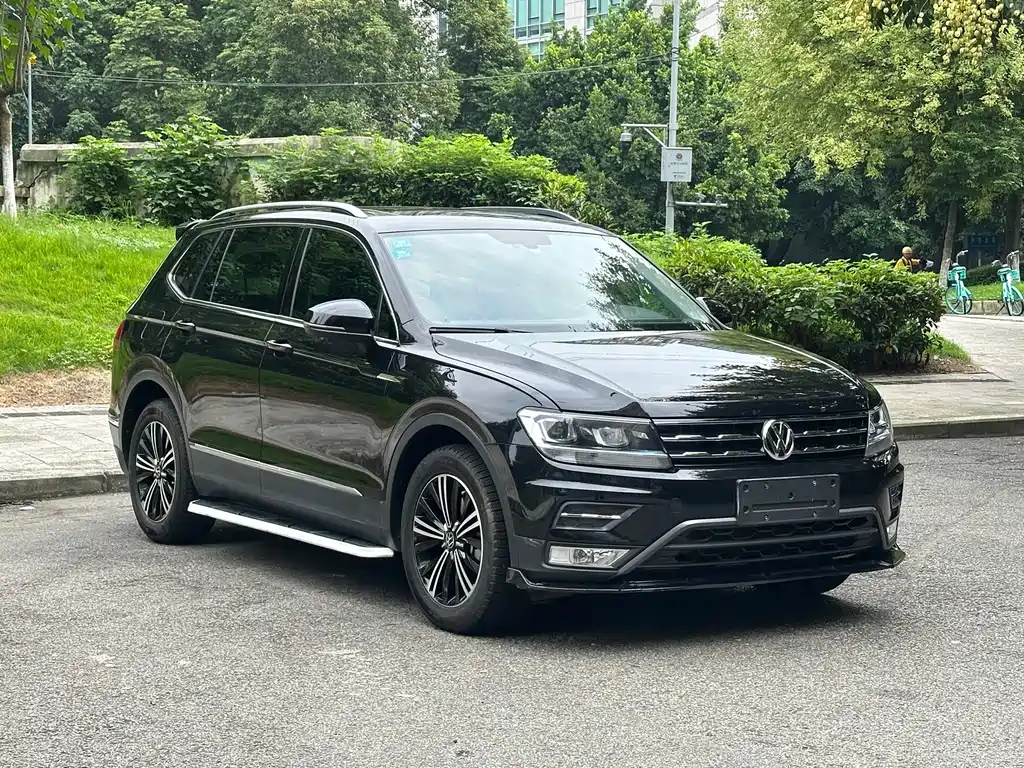 VOLKSWAGEN TIGUAN L 2021