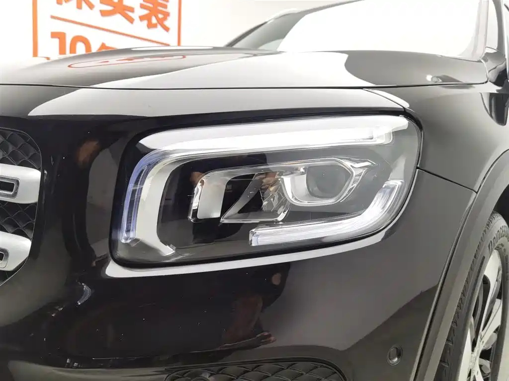 MERCEDES BENZ GLB 2021