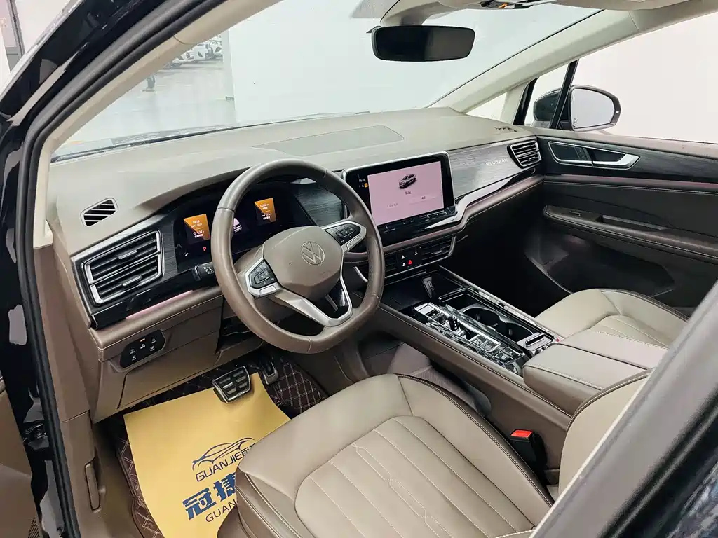 VOLKSWAGEN VILORAN 2024