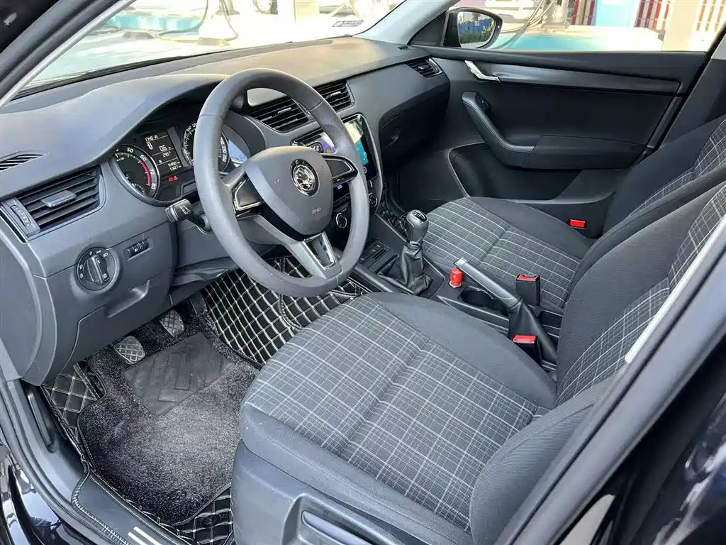 SKODA OCTAVIA 2020