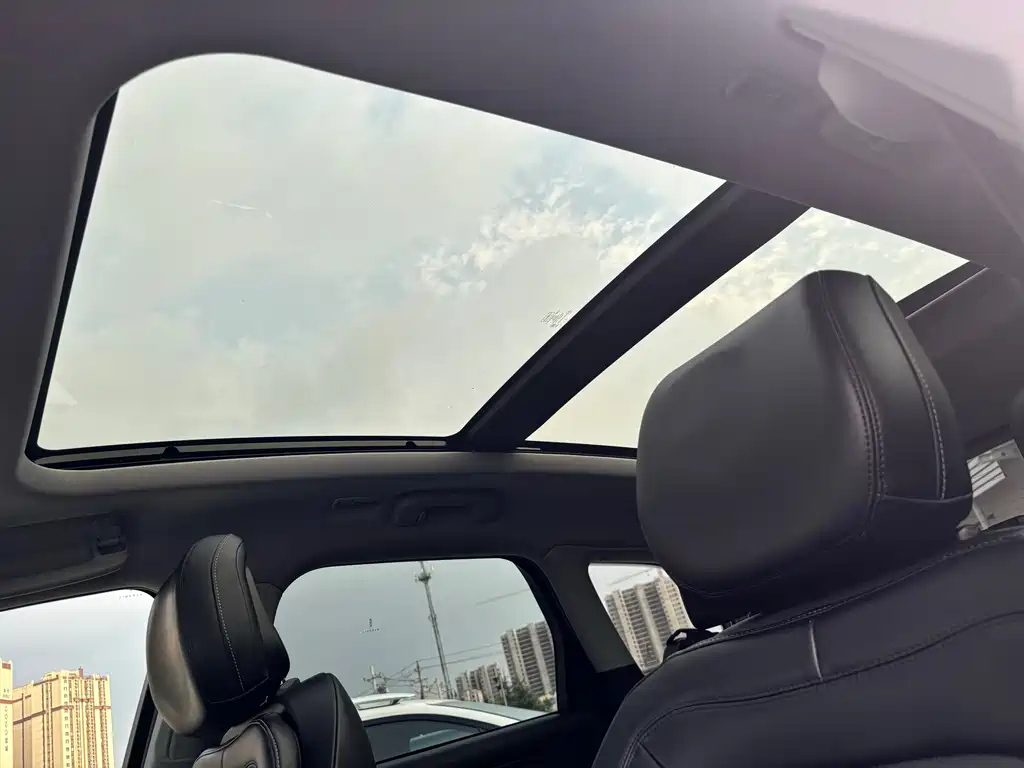 LINCOLN ADVENTURER 2022