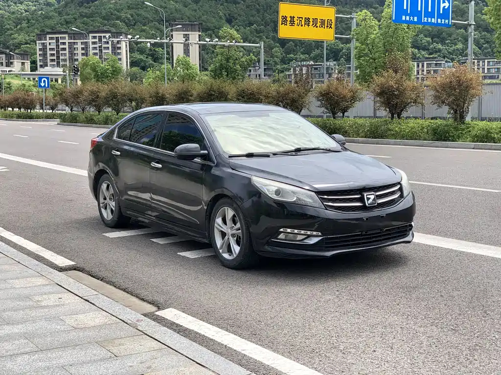 ZOTYE Z500 2015