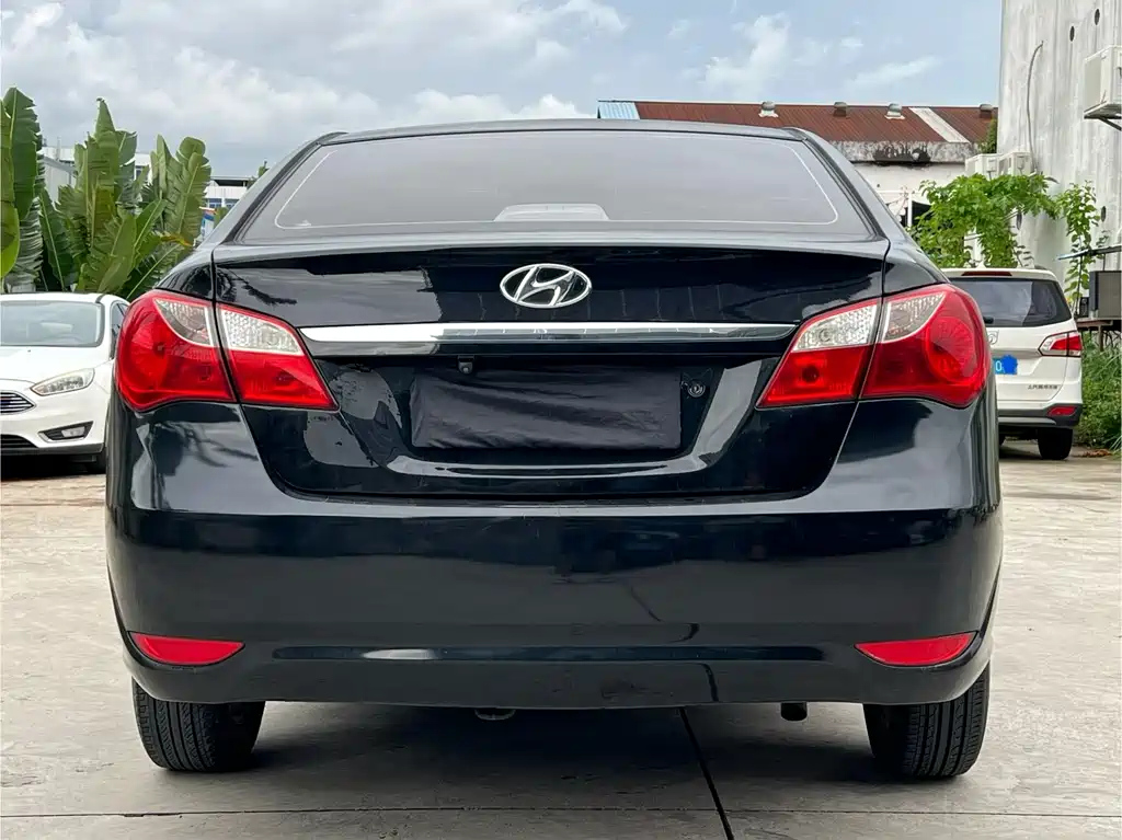 HYUNDAI CELESTA 2015