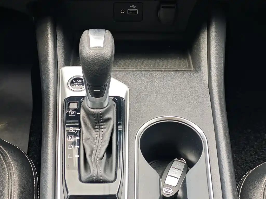 NISSAN TEANA 2022