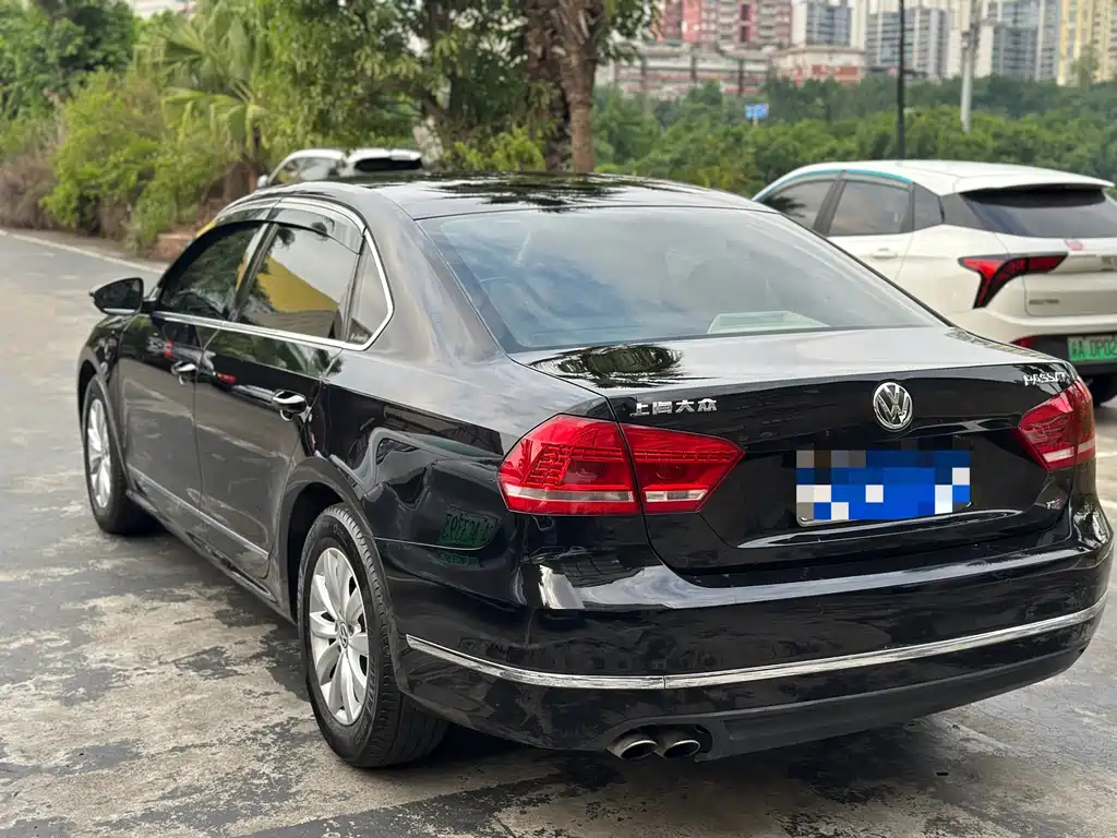 VOLKSWAGEN PASSAT 2014