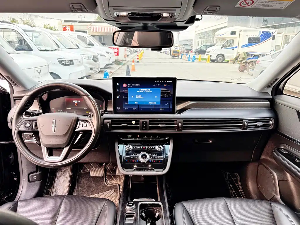 LINCOLN ADVENTURER 2022