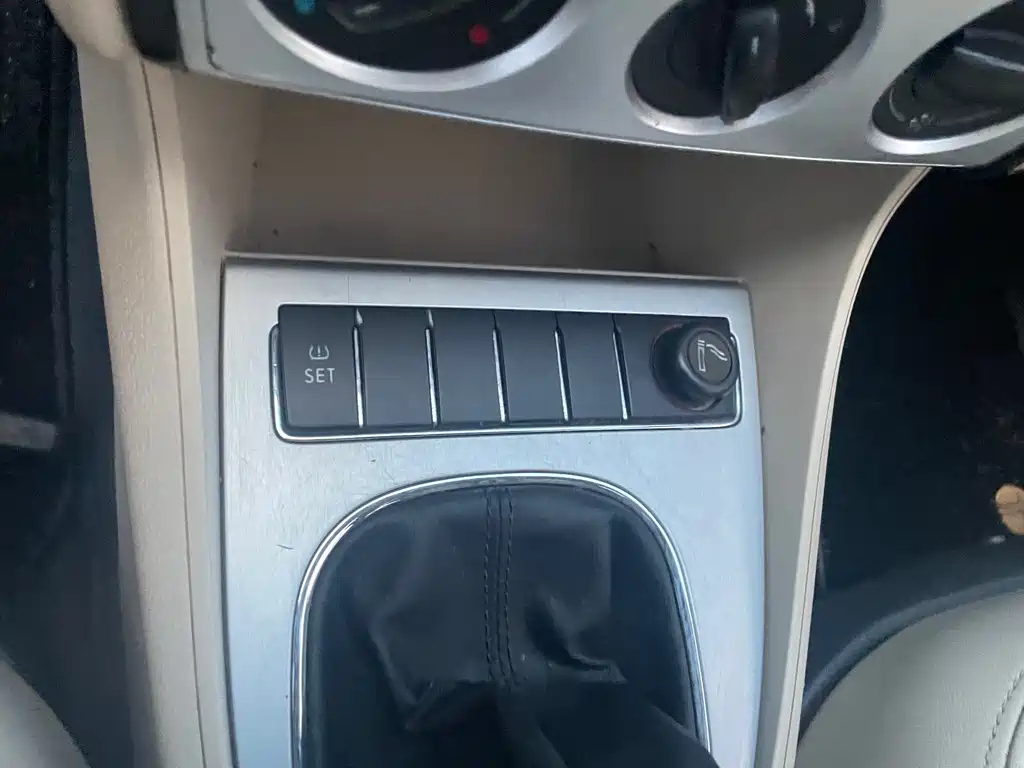 VOLKSWAGEN LAVIDA 2011