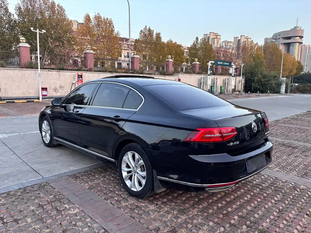 VOLKSWAGEN MAGOTAN 2018