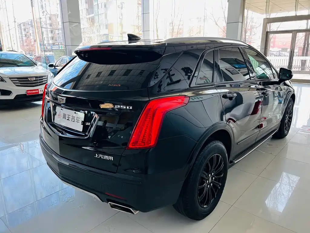 CADILLAC XT5 2018