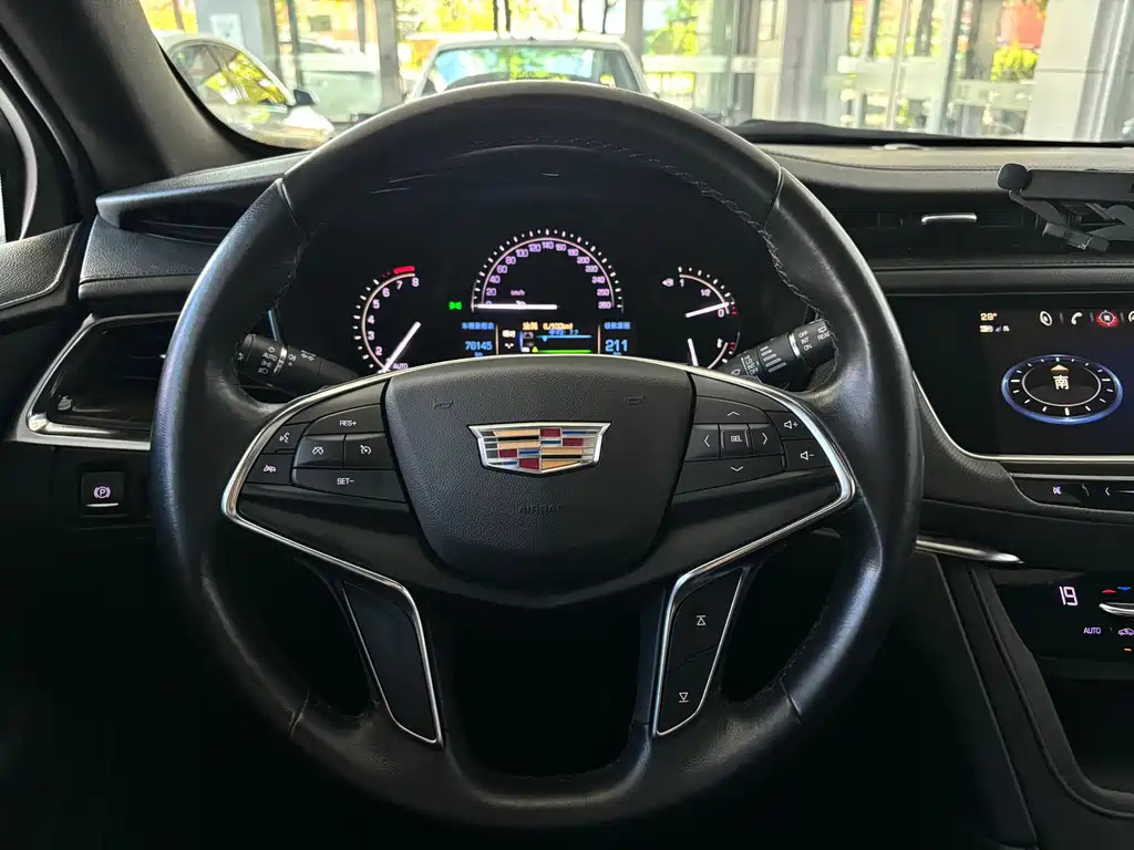 CADILLAC XT5 2018