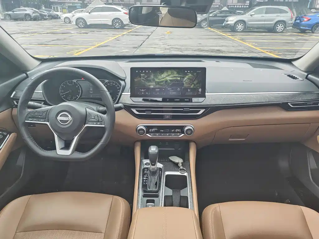 NISSAN TEANA 2023