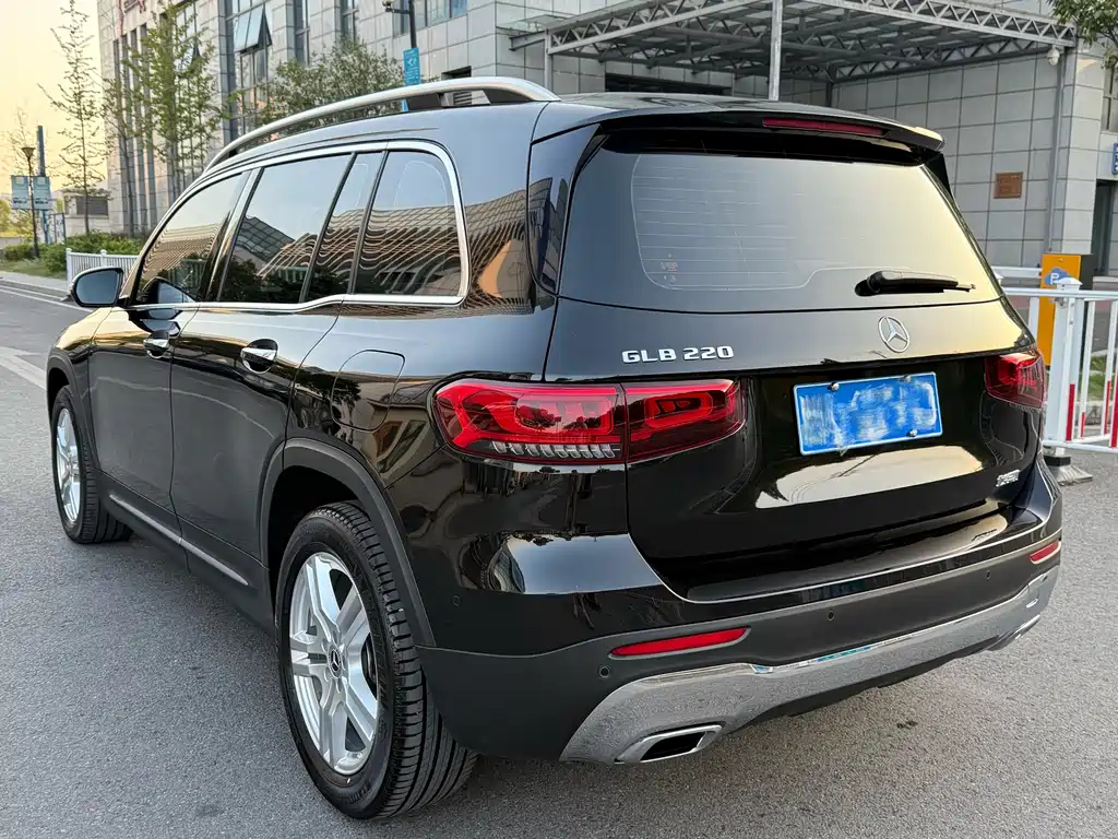 MERCEDES BENZ GLB 2022