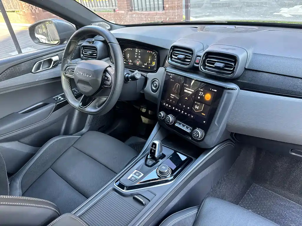 LYNK&CO 02 HATCHBACK 2022