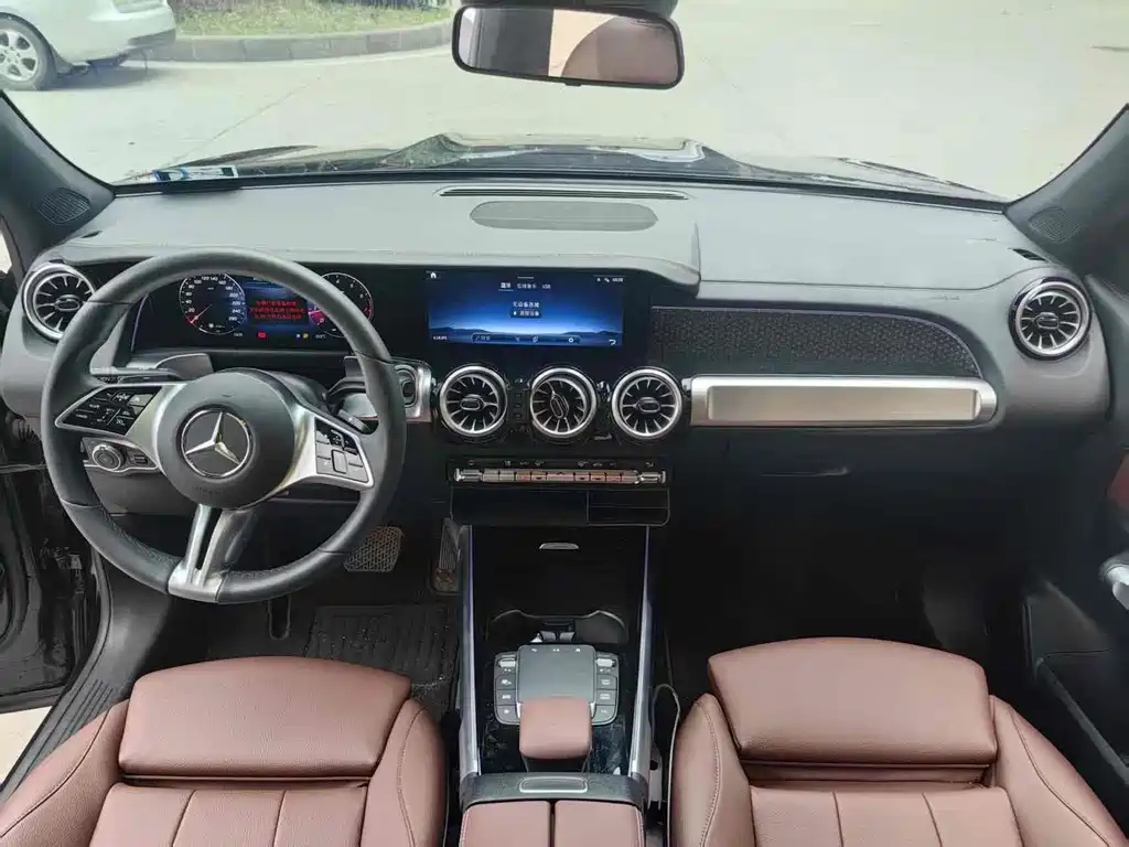 MERCEDES BENZ GLB 2023