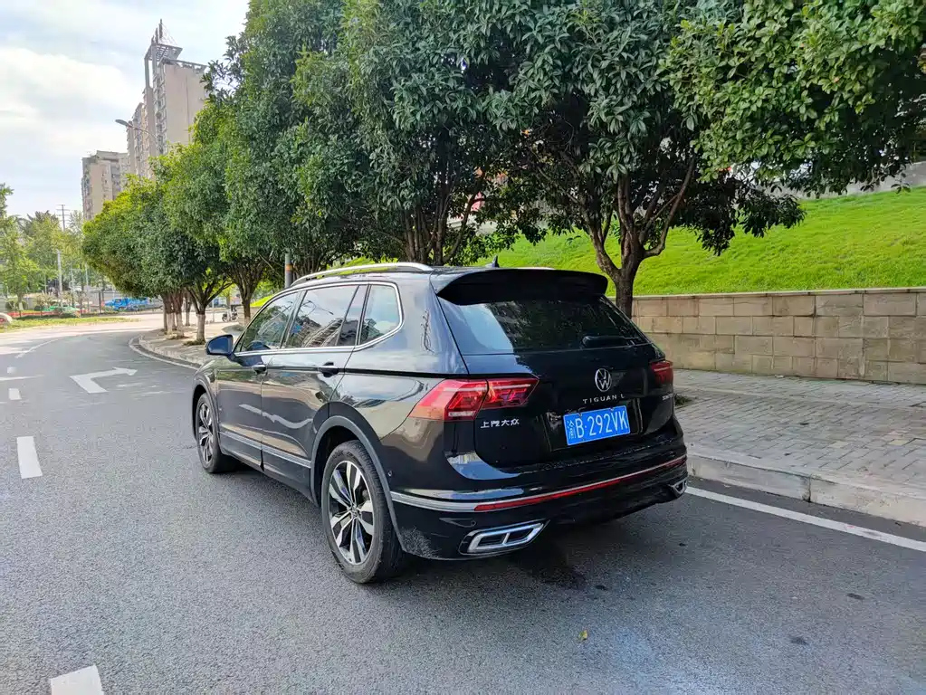 VOLKSWAGEN TIGUAN L 2023